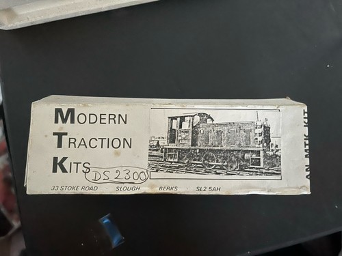 Modern tracks kit built d2300 - tracks,